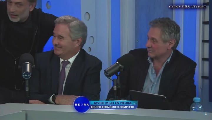 "El dólar flota". El equipo económico de Milei en Neura