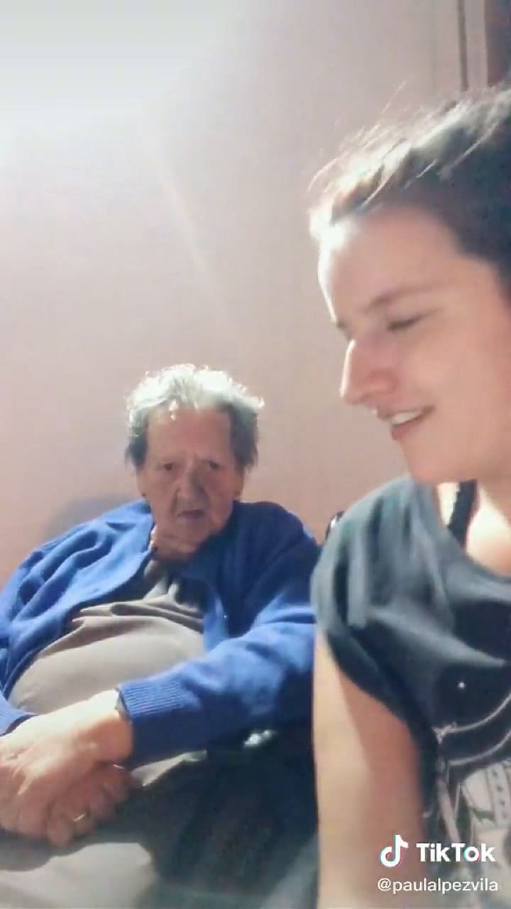 Las desopilantes ocurrencias de una joven que hicieron llorar de risa a su abuela