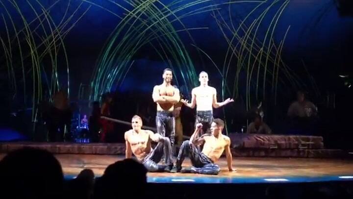 Así es una de las presentaciones de Seb en Amaluna