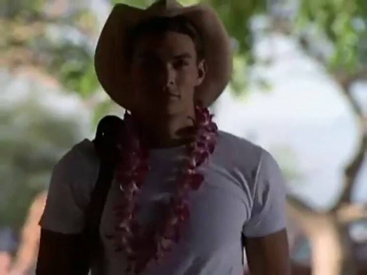 Momoa y su primer papel en Baywatch Hawai - Fuente: YouTube