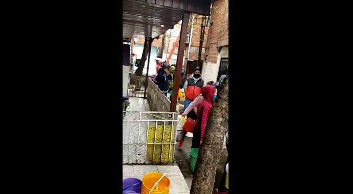 Denuncian falta de agua en la 11 114