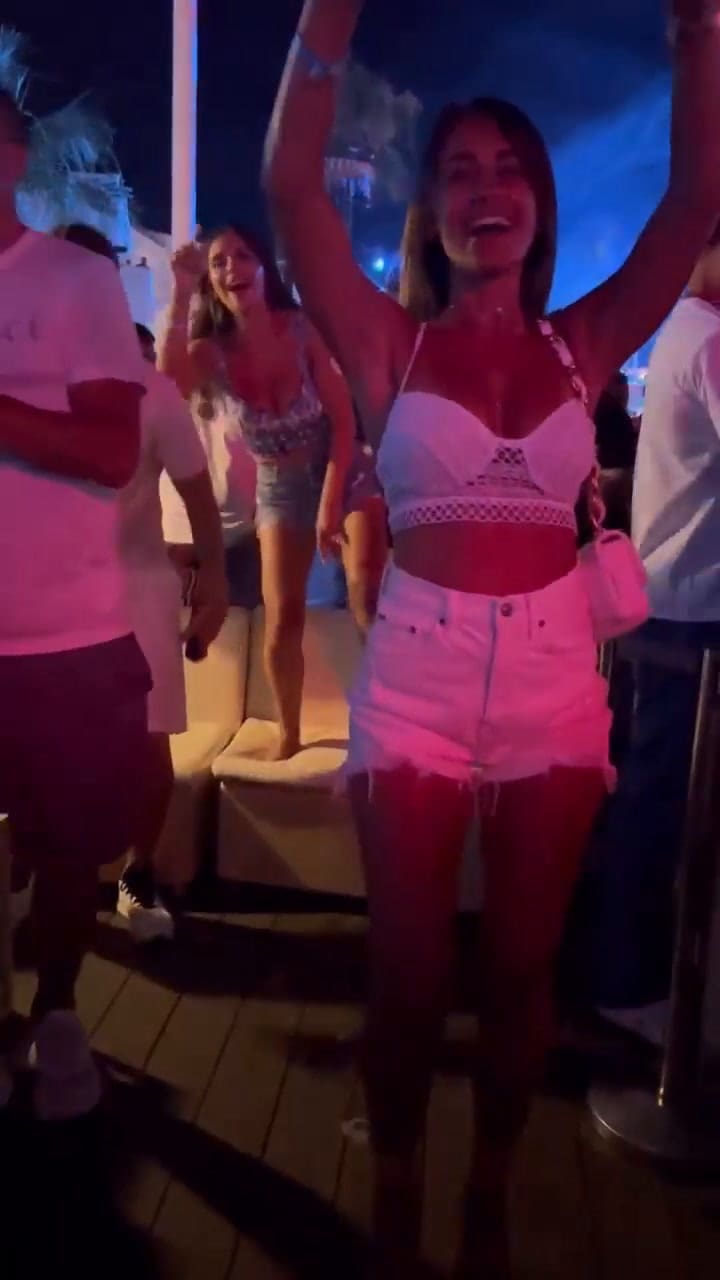 Antonela Roccuzzo mientras bailaba en un boliche de Ibiza
