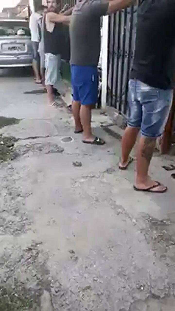 Investigan abusos policiales en los controles del aislamiento obligatorio