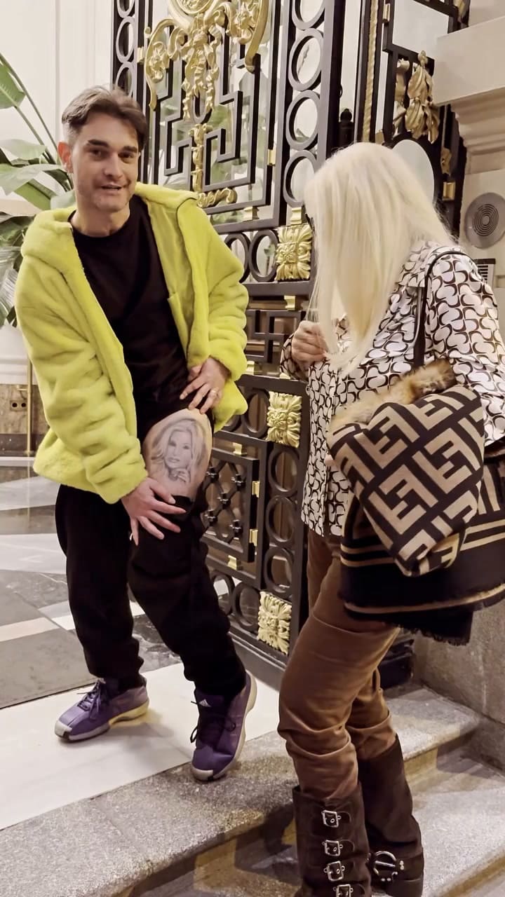 La reacción de Susana Giménez al ver el tatuaje de su rostro en el muslo de un fanático