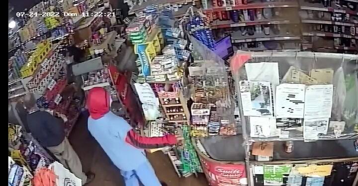 Robó un almacén vestido de enfermero