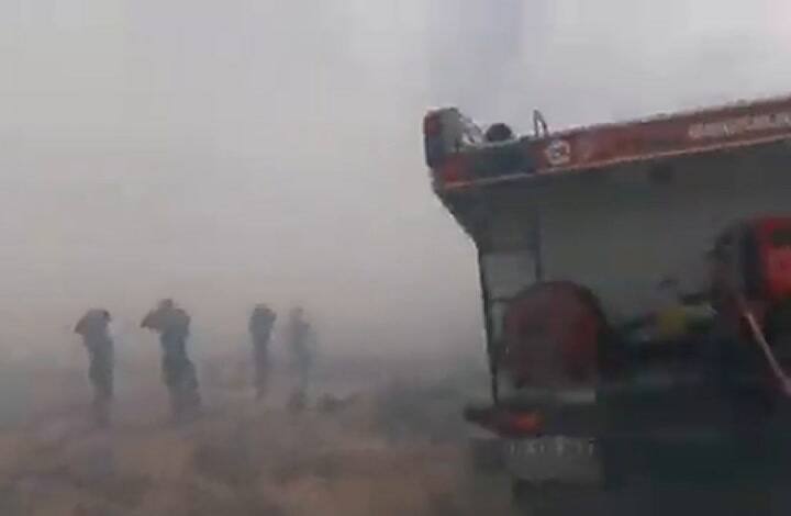 Así combaten los bomberos el incendio