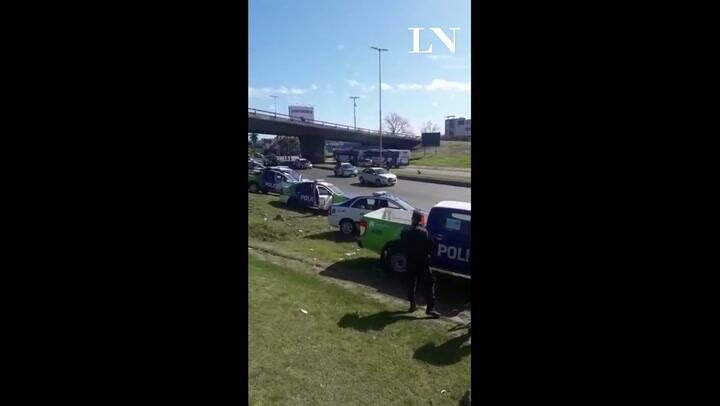 Policías bonaerenses exigen una mejora salarial