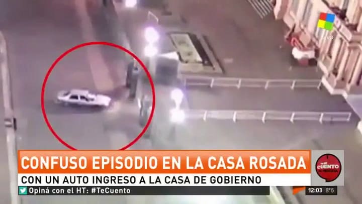 Un auto se metió en la Casa Rosada