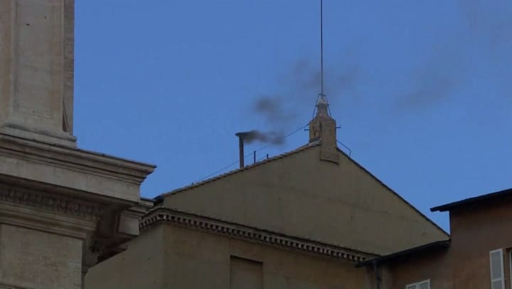 Los cardenales votaron otra vez y no lograron consenso para elegir al sucesor de Francisco