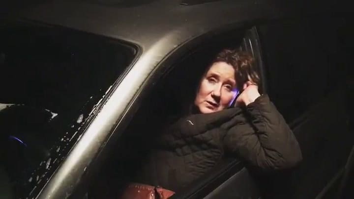 Verónica Llinás parodió en un sketch a Carrió por las propinas y las coimas - Fuente: Twitter