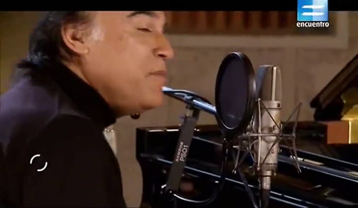 Una lagrima sobre el telefono | Paz Martínez - Fuente: Youtube