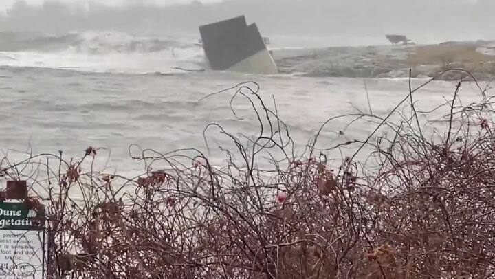 El momento en que la marea alta se tragó un sitio histórico en Maine