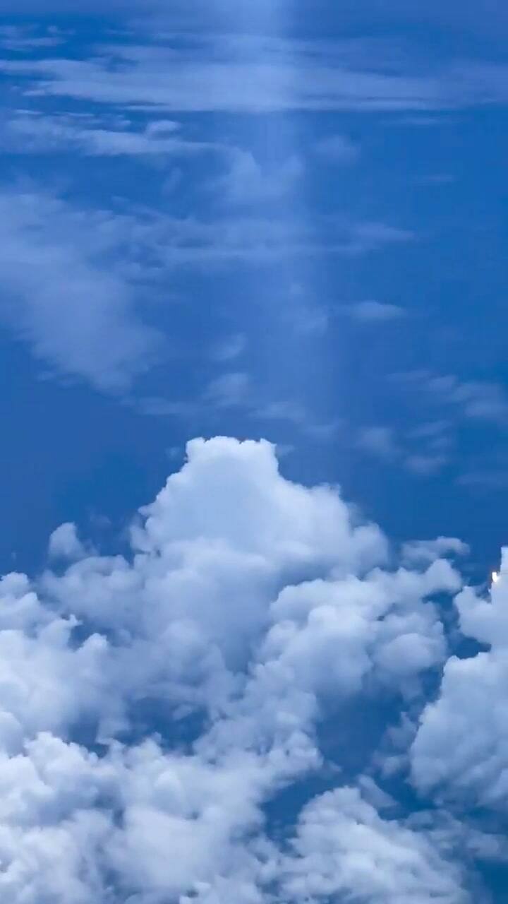 Pasajeros de un avión vieron el lanzamiento de un cohete de SpaceX desde sus ventanillas