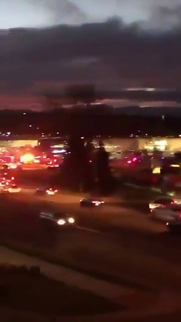 Policía de Colorado reporta tiroteo al interior de un Walmart