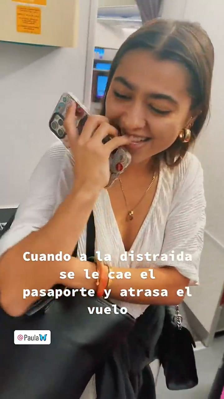 Una pareja de viajeros mostraron en TikTok el 'descuido' que tuvieron cuando abordaron el avión