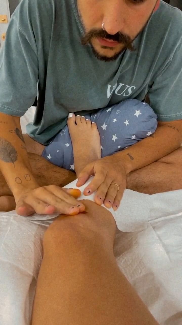 Evaluna reveló que sufrió una caída y mostró a Camilo atendiéndola