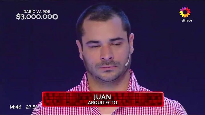 Se bajó para que subieran sus compañeros y recibió el aplauso de todos