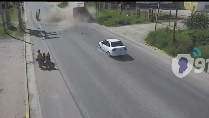 Así fue el impactante choque en la avenida Juan B. Justo que dejó un muerto y 9 heridos