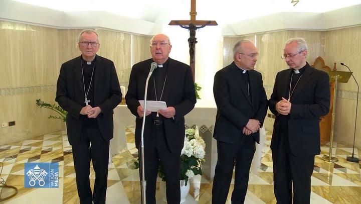 El momento en el que el Vaticano anuncia la muerte del papa Francisco