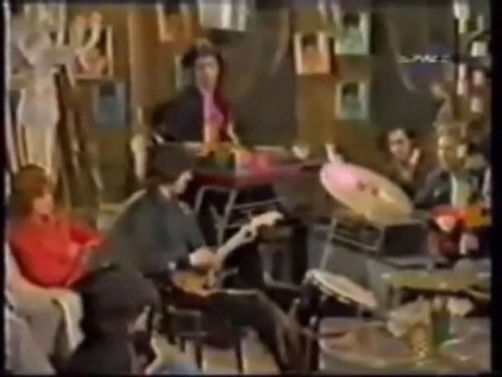 El extraño de pelo largo - La joven guardia - Fuente: YouTube