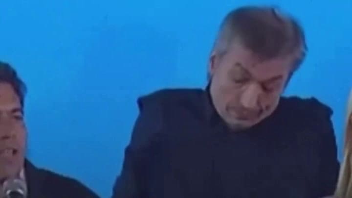 GIF - Gesto de Máximo Kirchner