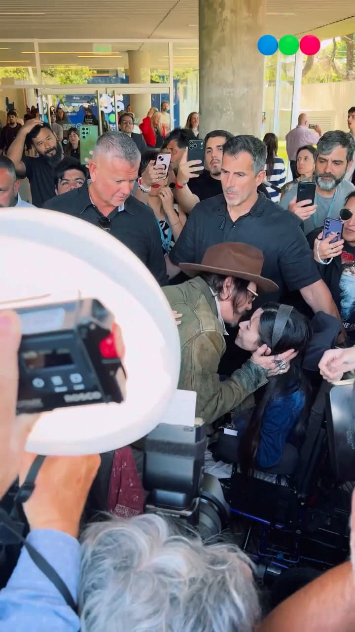 Johnny Depp saludó a sus fanáticos argentinos