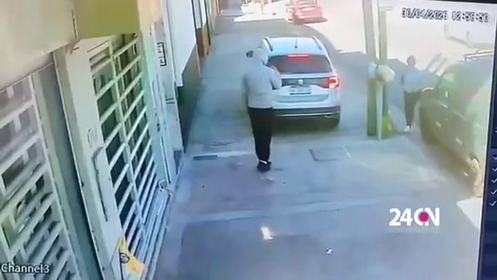 El momento del ataque en Valentín Alsina
