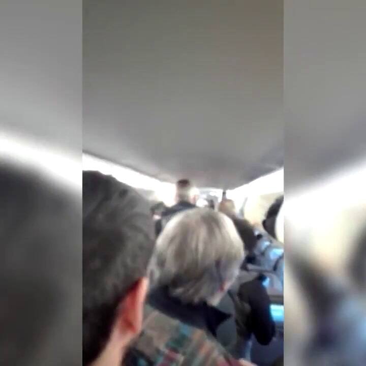 Repudio de pasajeros de Aerolíneas Argentinas contra la 'campaña política' de los pilotos - Twitter