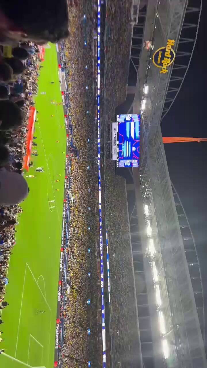 Luciana Salazar festejó en Miami el triunfo de la Selección