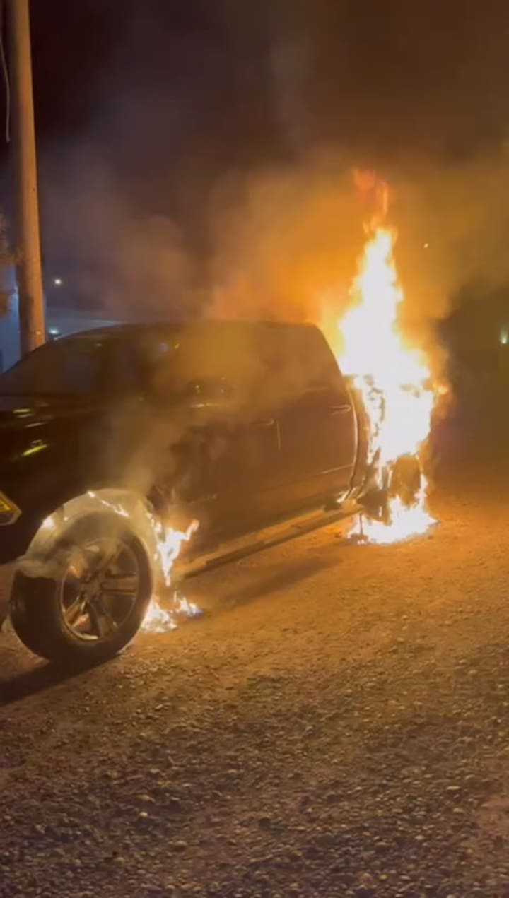 La Camioneta Incendiada