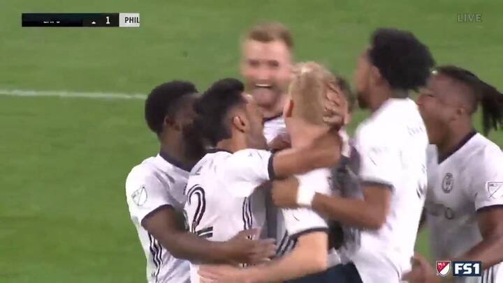 Desde 35 metros: el increíble gol de tiro libre, candidato al mejor de 2020 - Fuente: Fox Sports