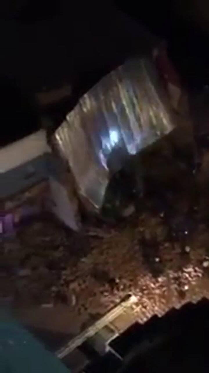 Se derrumbó el excine Parravicini a media cuadra de la casa de Gobierno en Tucumán - Fuente: Twitter