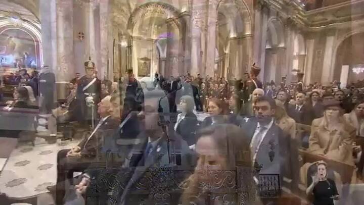 La transmisión oficial enfocó a Santiago Caputo en el momento en que García Cuerva hablaba de "terrorismo de las redes"