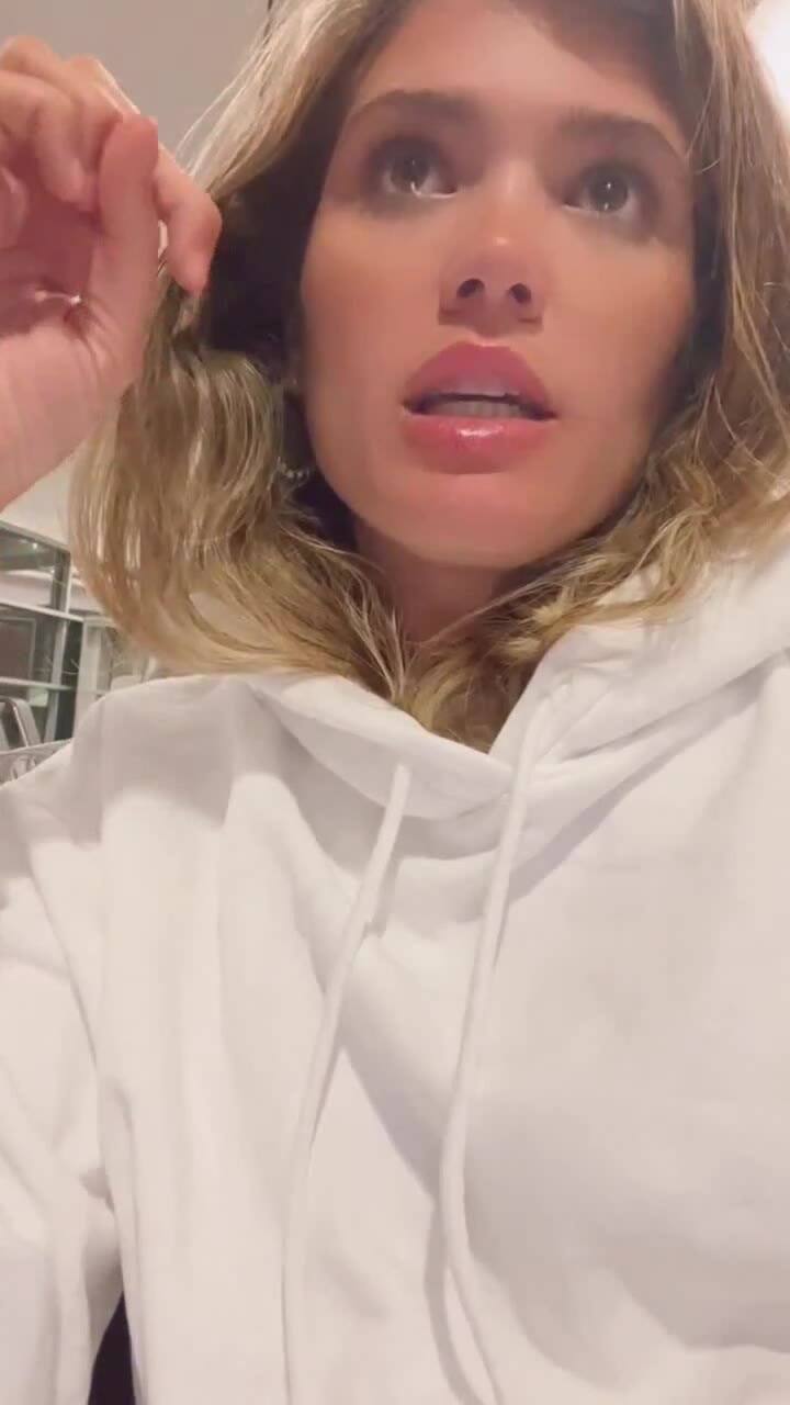 Daniela Tapia en el aeropuerto de Tel Aviv cuenta más acerca del bombardeo a Israel