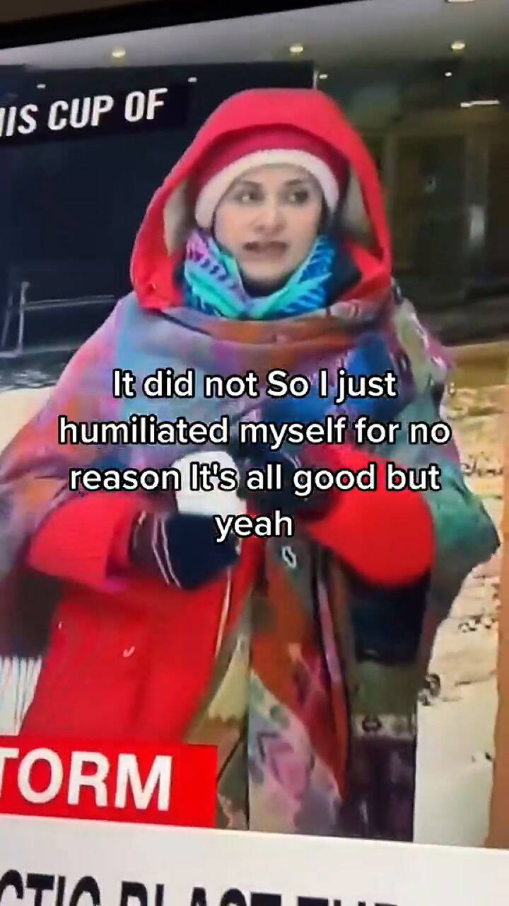 Una reportera falla al intentar truco viral durante la tormenta de frío