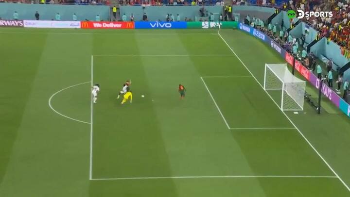 El casi blooper que casi protagoniza el arquero y jugador de Ghana