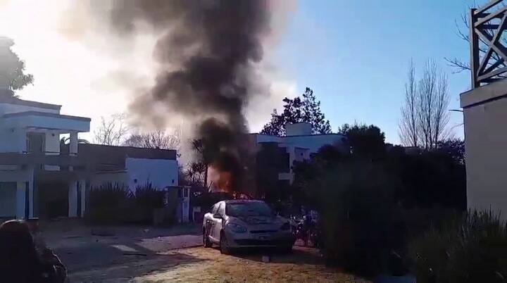Una impactante explosión destruyó una vivienda en un country de Chascomús