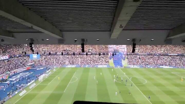 El aplauso de los fanáticos del PSG para Sergio Rico