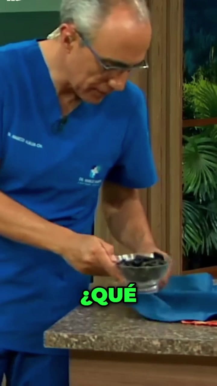 Cómo ayudan las ciruelas pasas a la salud ósea