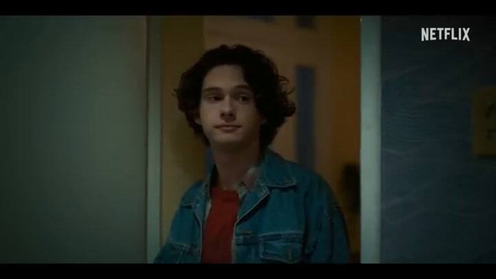 Alguien tiene que suceder, tráiler