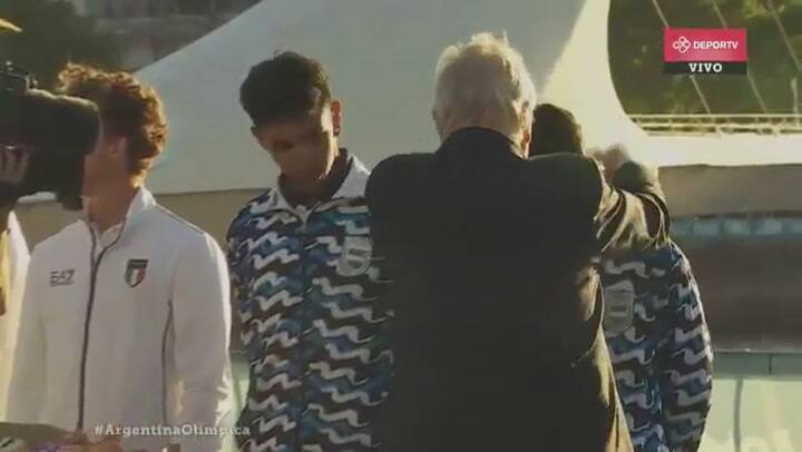 Remo: La entrega de las medallas de bronce a la dupla Felipe Modarelli y Tomás Herrera - Fuente: Twi