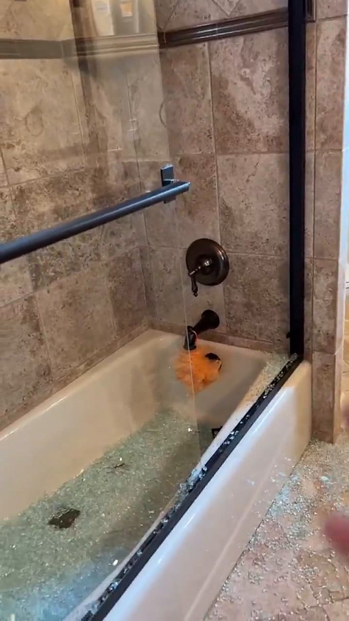 Se le quebró un vidro mientras limpiaba casas en Estados Unidos