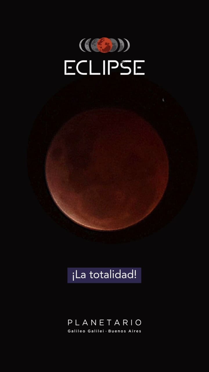 Así se vivió en eclipse lunar en el Planetario Galileo Galilei