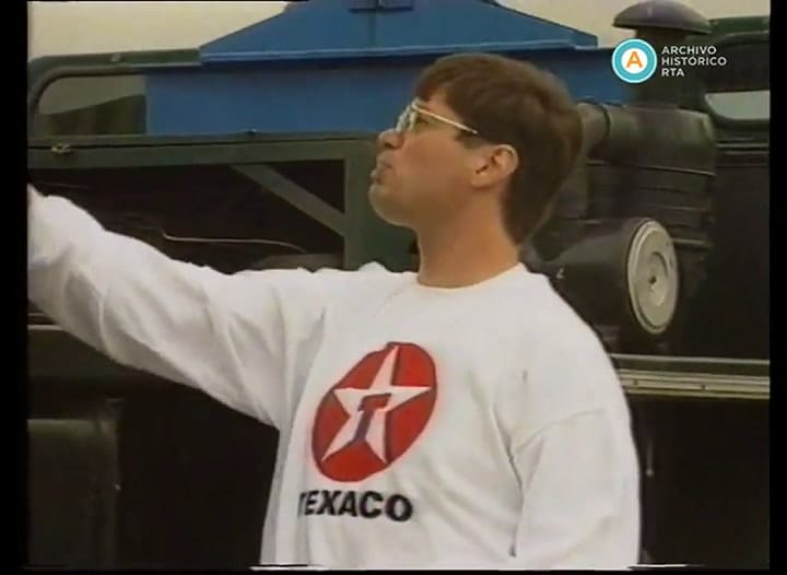 Menem y Scioli compartiendo lancha en 1989 - Fuente: YouTube