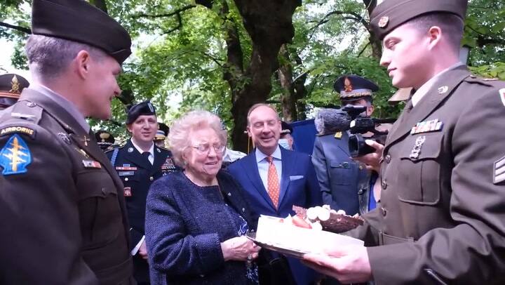 La sorpresa del Ejército de EE.UU. a una italiana en su cumpleaños