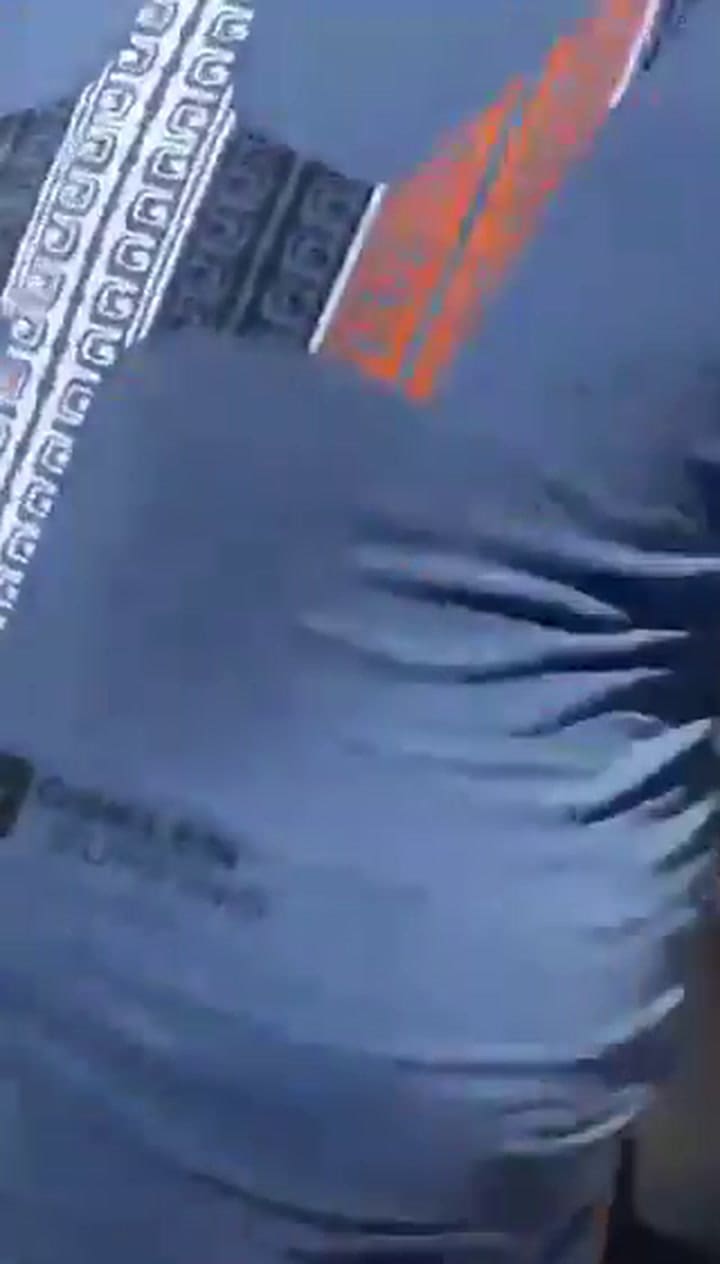 Hinchas de Peñarol robaron pertenencias de un micro en Río de Janiero