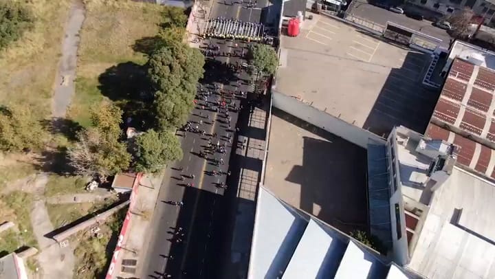 Hinchas de Tigre y de Argentinos Juniors en el estadio de Huracán