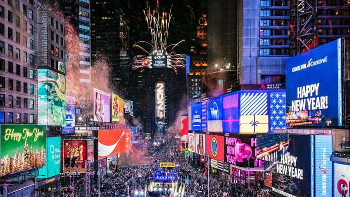 Ver el Año Nuevo 2025 en Nueva York online: la caída de la bola en Times Square en vivo