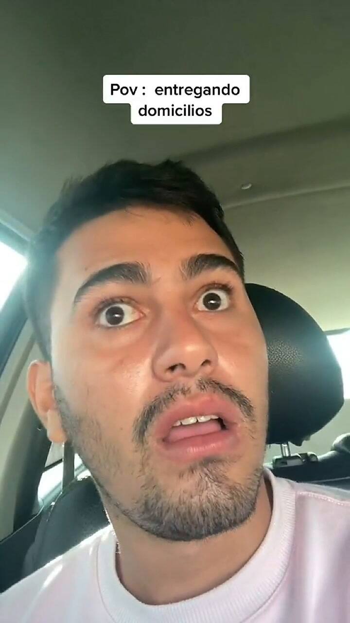 El tiktoker se mofa de situaciones en su trabajo