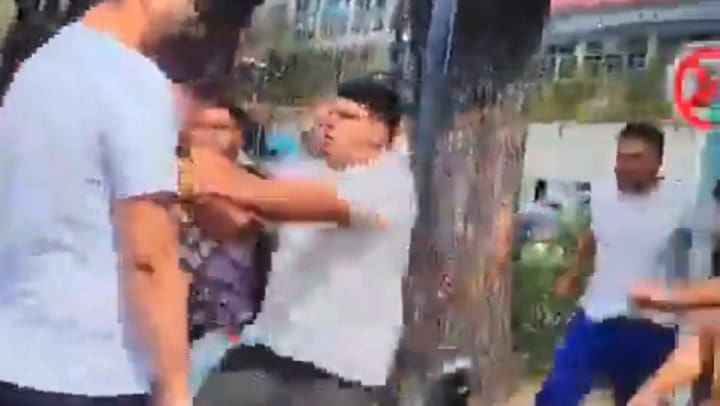 GIF pelea Aeroparque